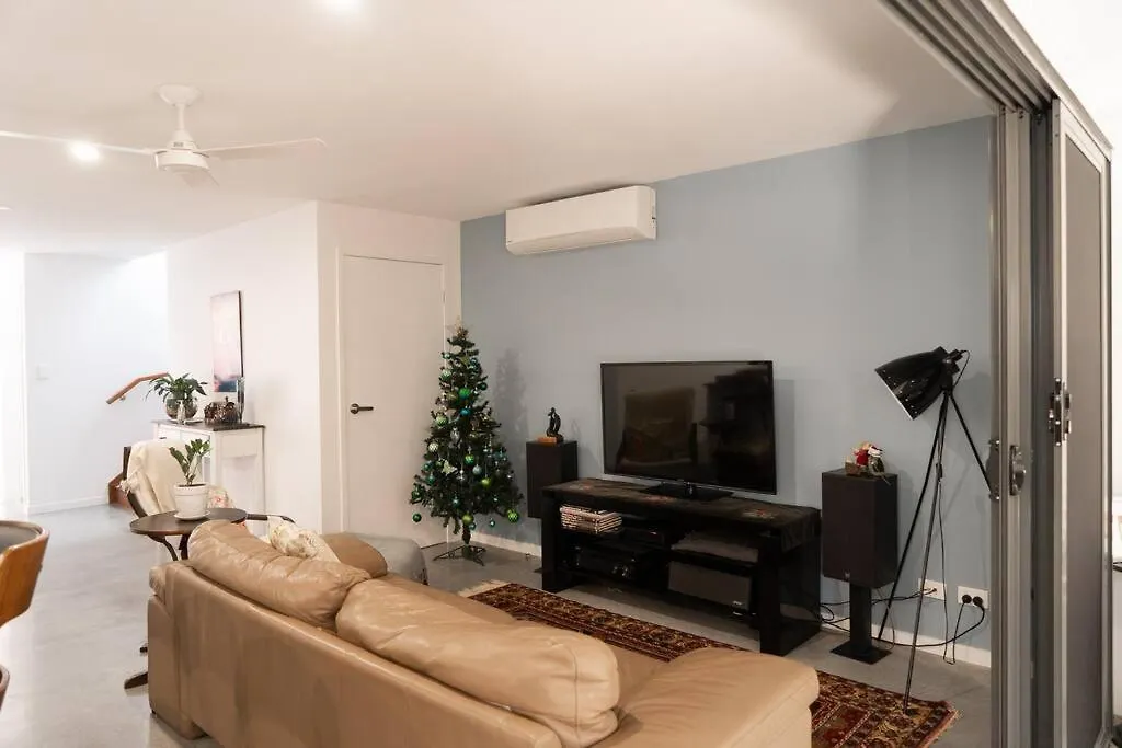 Holiday home Modern Palm Beach Getaway To Suit Whole Family Gold Coast