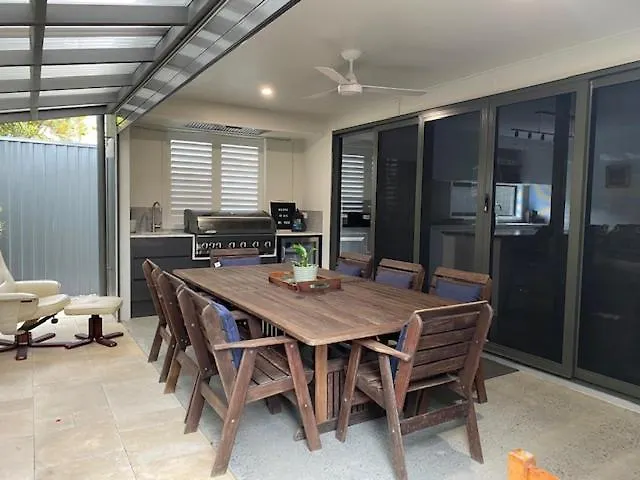 Modern Palm Beach Getaway To Suit Whole Family Gold Coast 0*,  Australia
